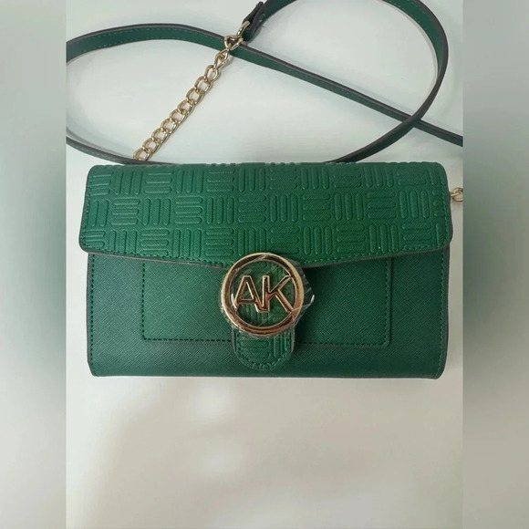 Anne Klein logo wallet on a chain/crossbody. Color: Evergreen EUC - Picture 5 of 15
